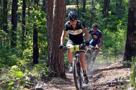 Racers just getting on the singletrack.