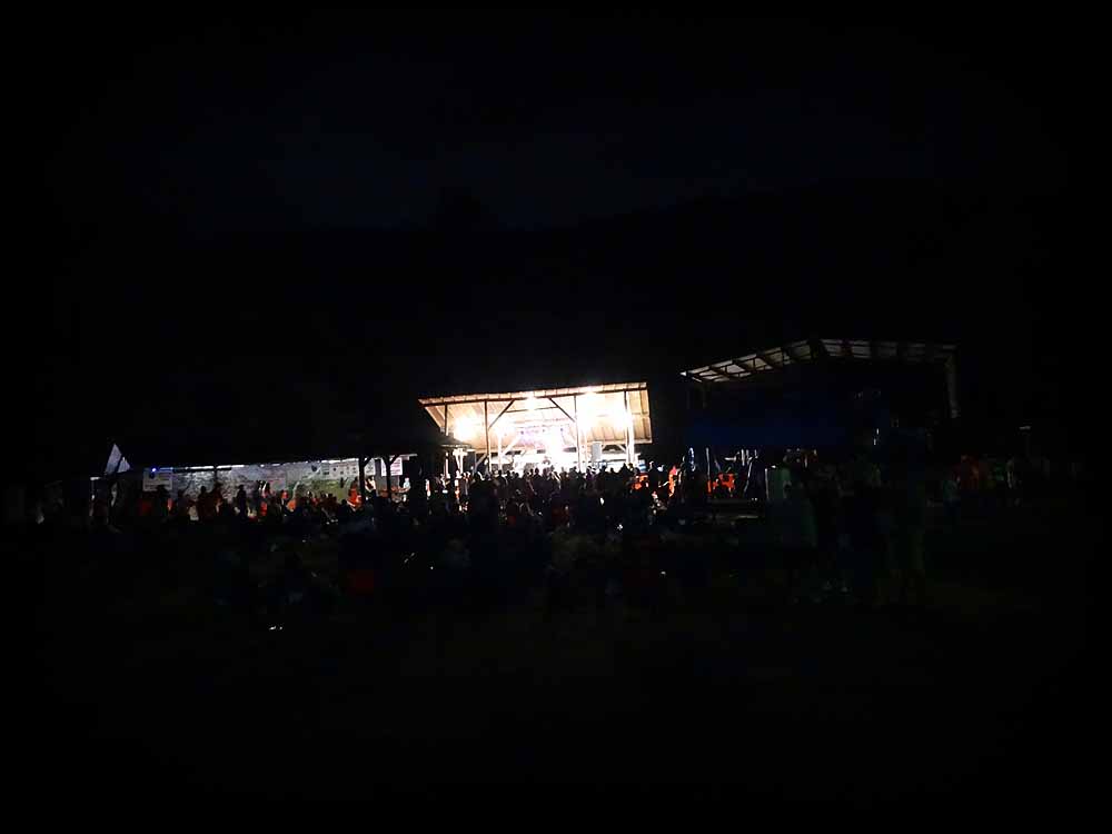 Stage, Friday night