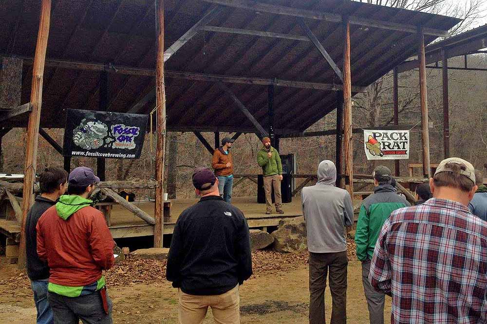 Rick from Pack Rat speaking to the group before the race.