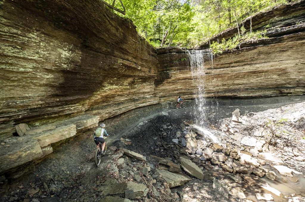Devil's Racetrack Trail - Devil's Den State Park